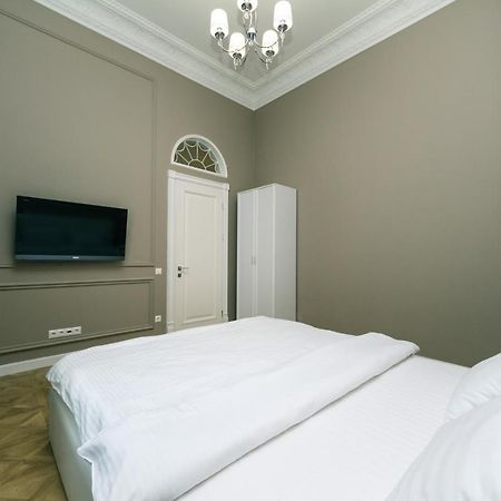 VIP apartment near Kreschatyk, 31а Pushkinska Street Kiev Exteriör bild