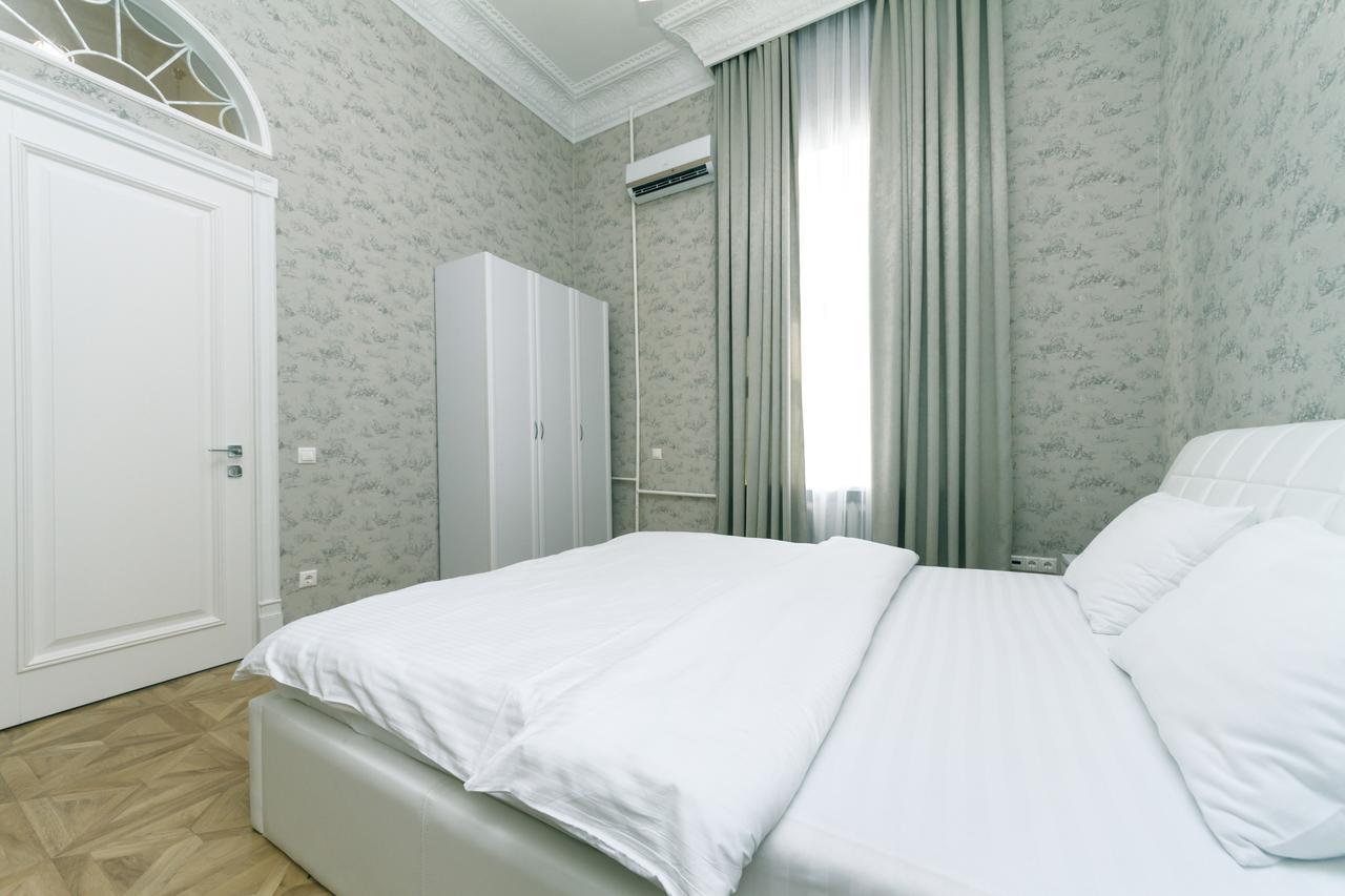 VIP apartment near Kreschatyk, 31а Pushkinska Street Kiev Exteriör bild