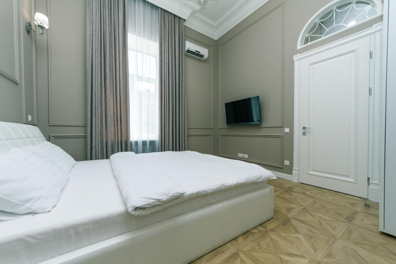 VIP apartment near Kreschatyk, 31а Pushkinska Street Kiev Exteriör bild