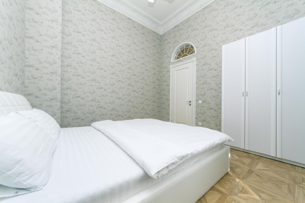 VIP apartment near Kreschatyk, 31а Pushkinska Street Kiev Exteriör bild