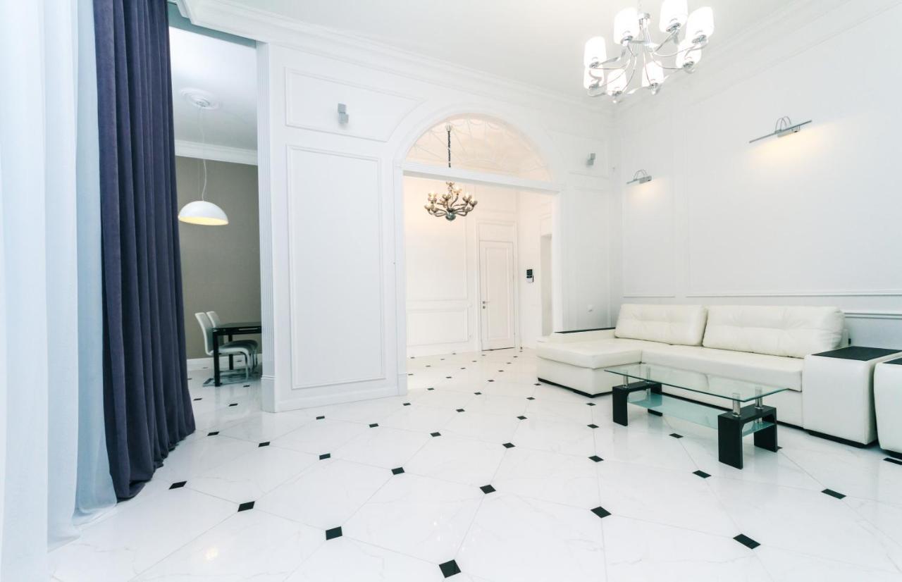 VIP apartment near Kreschatyk, 31а Pushkinska Street Kiev Exteriör bild