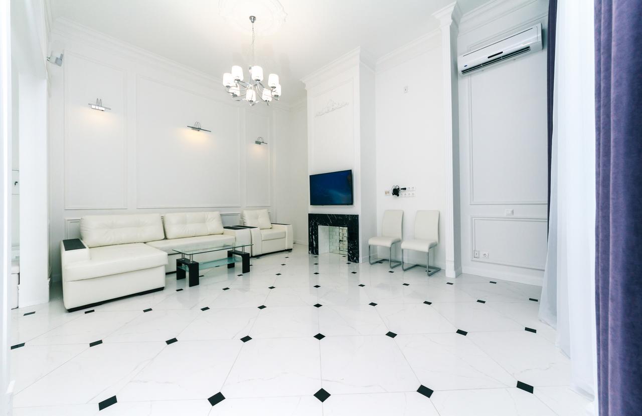 VIP apartment near Kreschatyk, 31а Pushkinska Street Kiev Exteriör bild