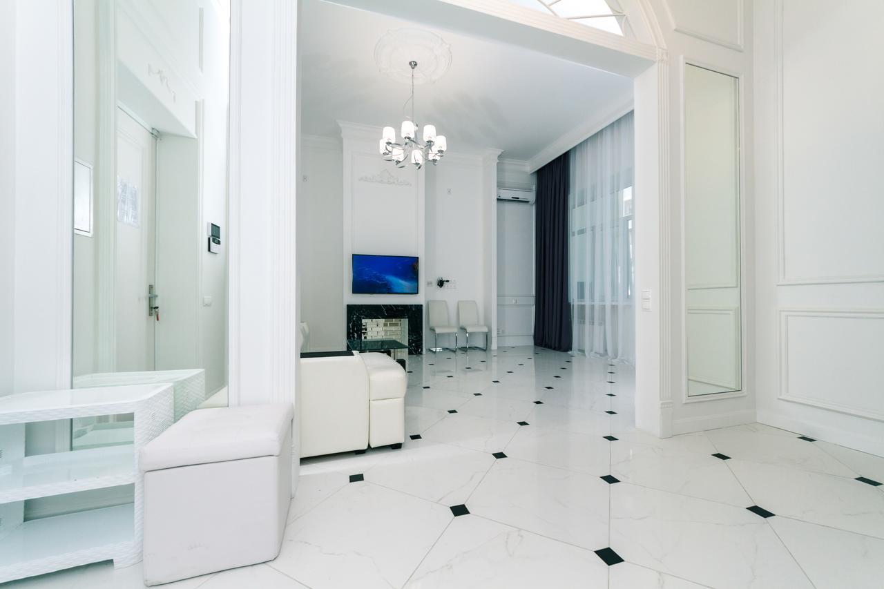 VIP apartment near Kreschatyk, 31а Pushkinska Street Kiev Exteriör bild