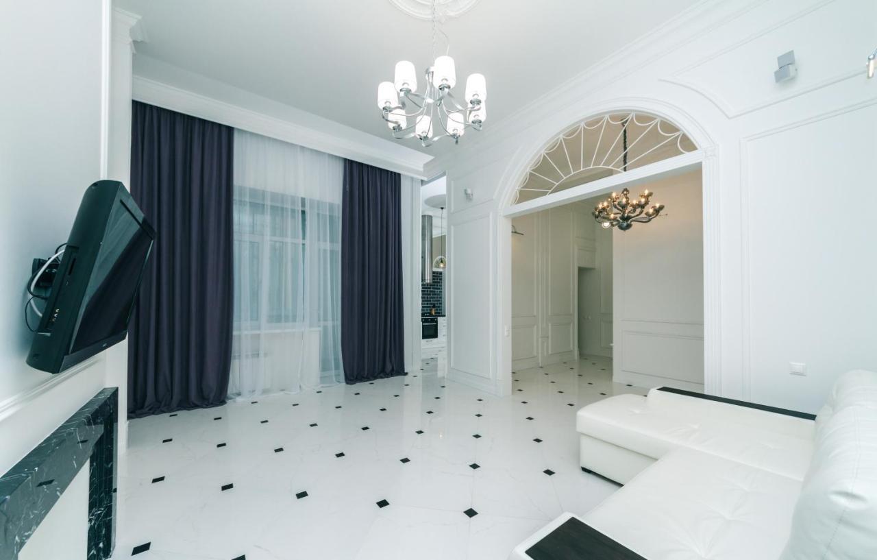 VIP apartment near Kreschatyk, 31а Pushkinska Street Kiev Exteriör bild