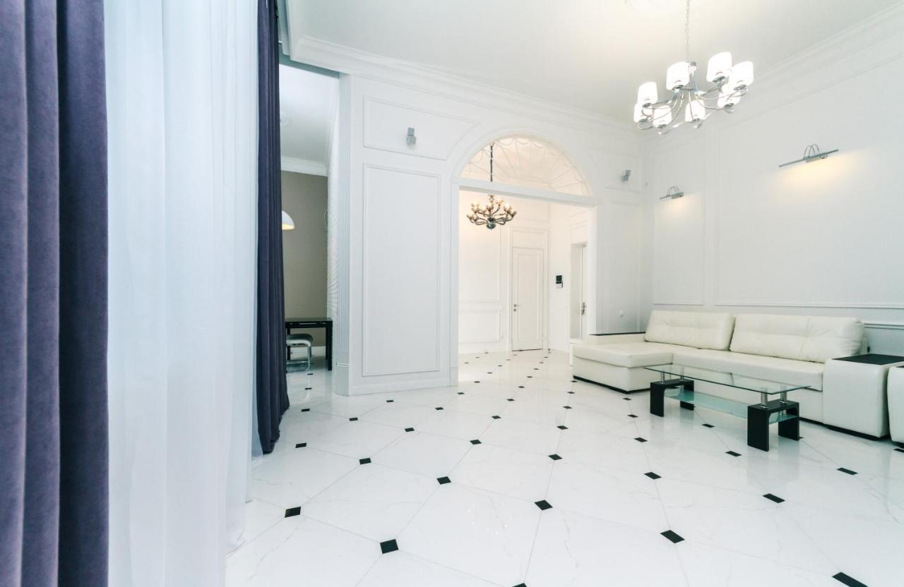 VIP apartment near Kreschatyk, 31а Pushkinska Street Kiev Exteriör bild